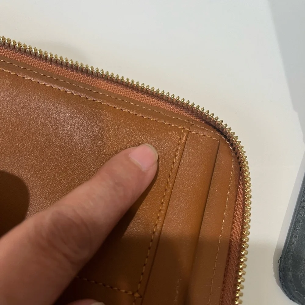 MCM COGNAC ORGANIZER - Picture 8 of 13